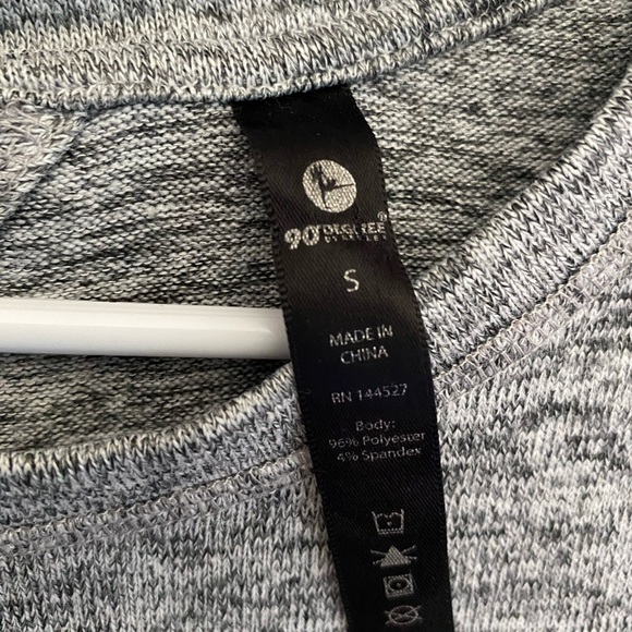 90 degrees grey long sleeve three tear shaped opening’s on back.Fall fashion’s🍁 - Picture 3 of 4